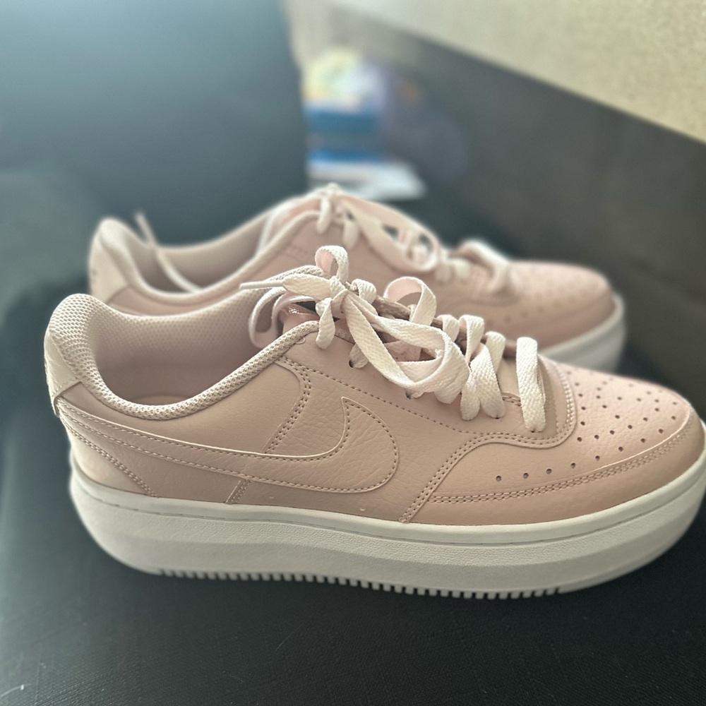 Nike Women's Athletic Shoes - Pink